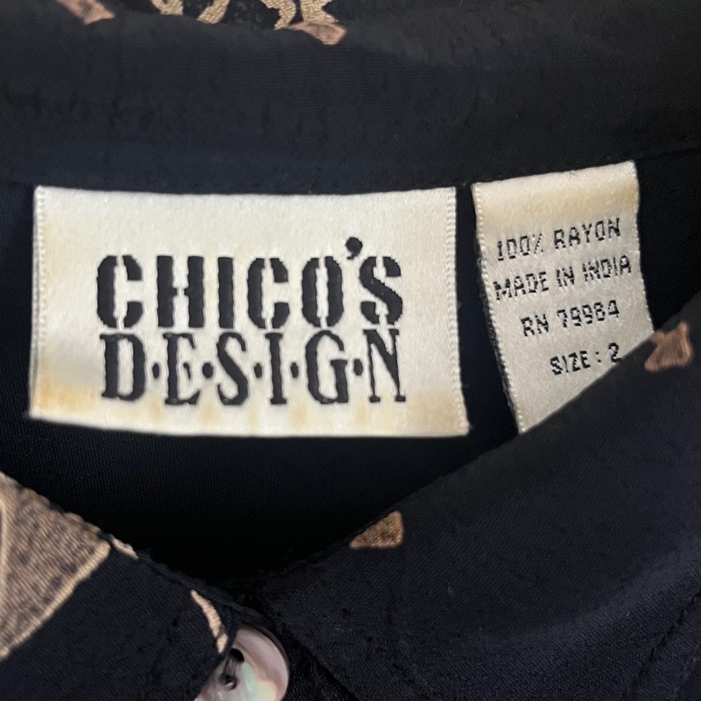 Chico's Vintage Black, Brown Tribal Patterned Button Down Shirt size 2 = Large - Picture 6 of 10